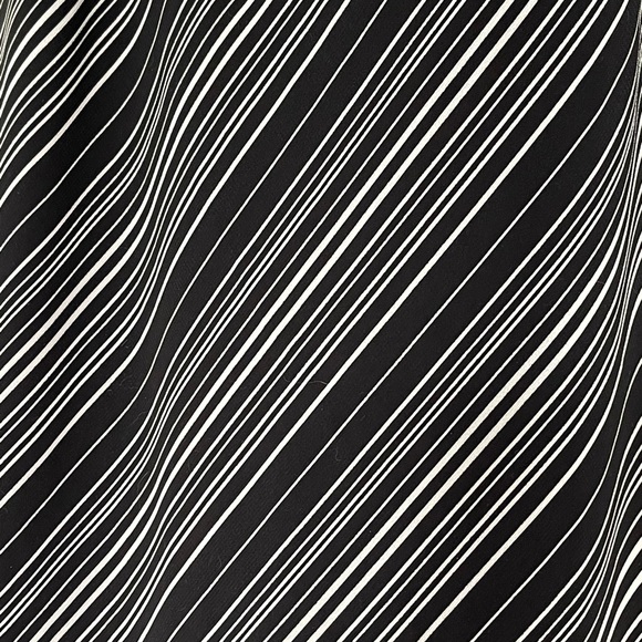 New York & Company lined skirt - Picture 5 of 7